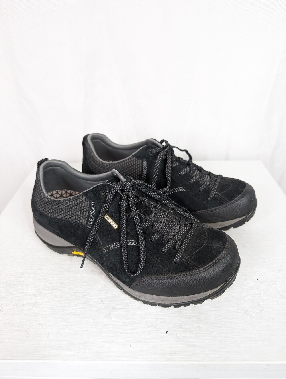 Dansko Paisley Lace Up Sneakers Hiking Trail Sneakers Size 39